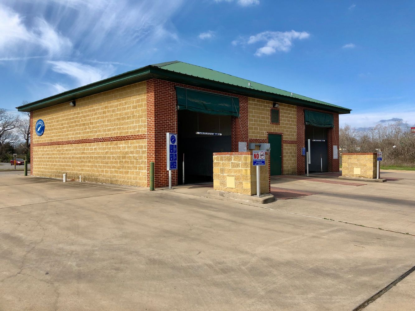 Rocket Carwash: 100 Baker Ln, Robinson, TX 76706